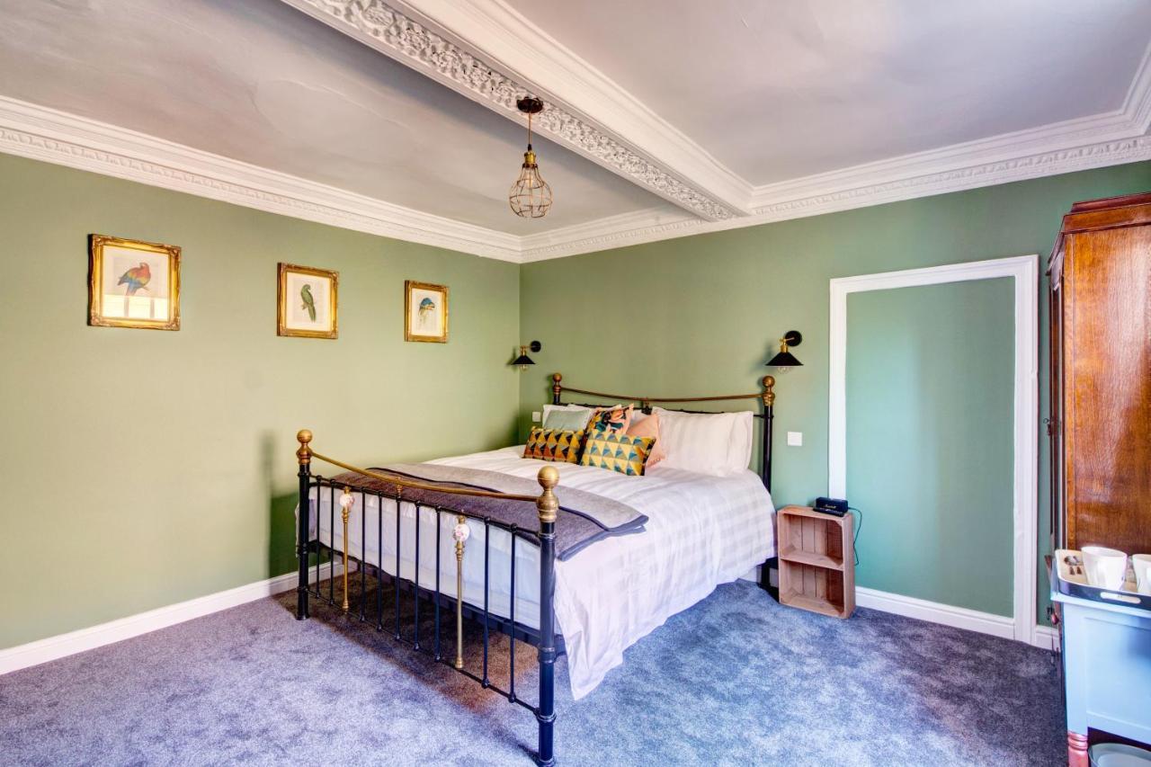 Green Parrot House Bed & Breakfast Devizes Exterior photo