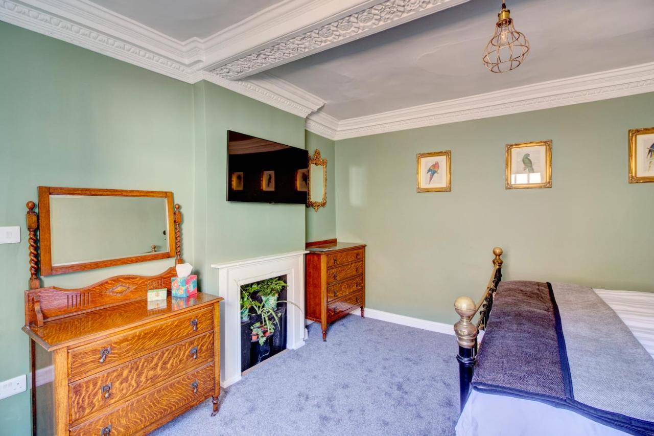 Green Parrot House Bed & Breakfast Devizes Exterior photo