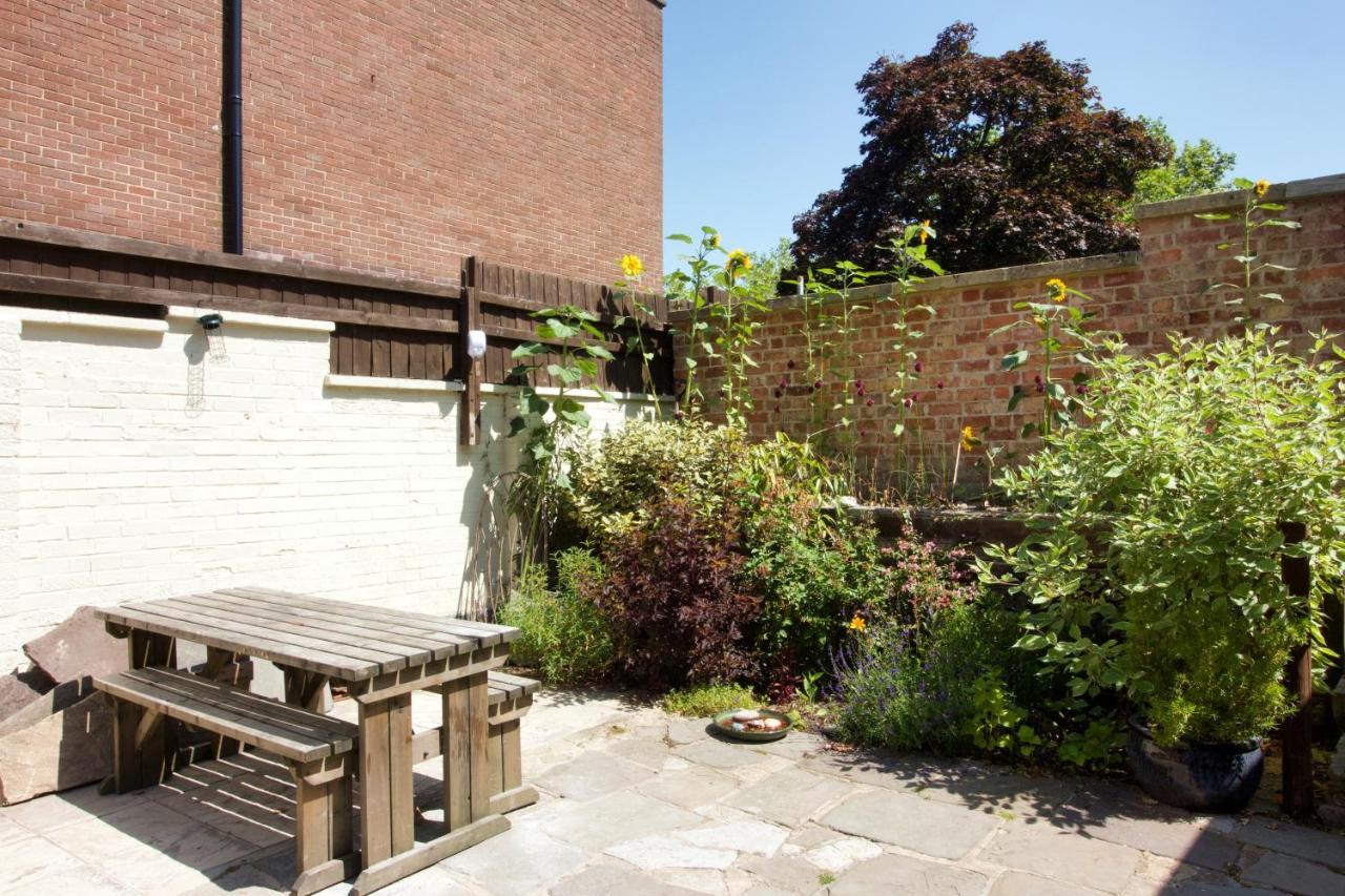 Green Parrot House Bed & Breakfast Devizes Exterior photo